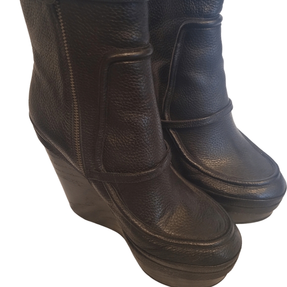 Boots - Picture 6 of 6